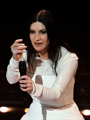 Sanremo, 76th Italian Song Festival. Third Night. Pictured: Laura Pausini singing with the Piccolo Coro Dell Antoniano.  Copyright: xMaurizioxD Avanzox xipa-agency.netx xPoolxSanremox02x IPA_Agency_IPA72068221