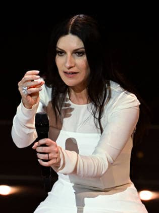 Sanremo, 76th Italian Song Festival. Third Night. Pictured: Laura Pausini singing with the Piccolo Coro Dell Antoniano.  Copyright: xMaurizioxD Avanzox xipa-agency.netx xPoolxSanremox02x IPA_Agency_IPA72068227