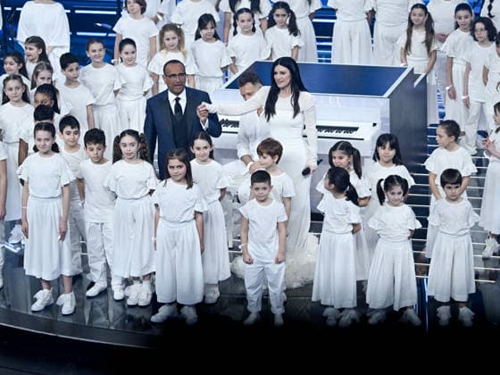 Sanremo, 76th Italian Song Festival. Third Night. Pictured: Laura Pausini singing with the Piccolo Coro Dell Antoniano.  Copyright: xMaurizioxD Avanzox xipa-agency.netx xPoolxSanremox02x IPA_Agency_IPA72068430