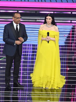 Sanremo, 76th Italian Song Festival - third evening. Pictured is Carlo Conti and Laura Pausini.  Copyright: xAlbertoxTerenghix xPoolxSanremox02x xipa-agency.netx xPoolxSanremox02x IPA_Agency_IPA72068767