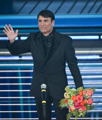 February 26, 2026, Sanremo, ITALY: Italian singer Sal Da Vinci performs on stage at the Ariston theatre during the 76th edition of the Sanremo Italian Song Festival, in Sanremo, Italy, 26 February 2026. The Music Festival runs from 24 to 28 February 2026. ANSA ETTORE FERRARI Sanremo ITALY  - ZUMAa110 20260226_zaf_a110_168 Copyright: xEttorexFerrarix