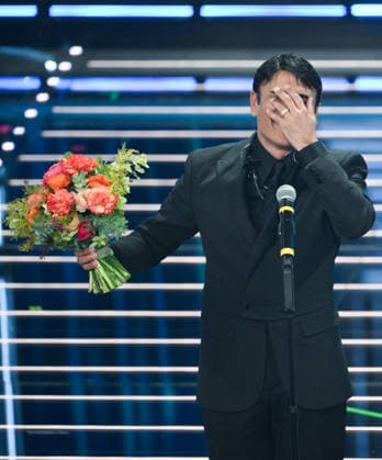 February 26, 2026, Sanremo, ITALY: Italian singer Sal Da Vinci performs on stage at the Ariston theatre during the 76th edition of the Sanremo Italian Song Festival, in Sanremo, Italy, 26 February 2026. The Music Festival runs from 24 to 28 February 2026. ANSA ETTORE FERRARI Sanremo ITALY  - ZUMAa110 20260226_zaf_a110_169 Copyright: xEttorexFerrarix