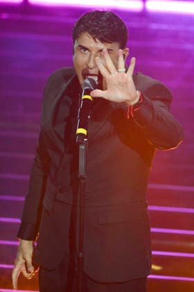 February 26, 2026, Sanremo, Italy: Italian singer Sal Da Vinci performs on stage at the Ariston theatre during the 76th edition of the Sanremo Italian Song Festival, in Sanremo, Italy, 26 February 2026. The music festival will run from 24 to 28 February 2026. ANSA ETTORE FERRARI. Sanremo Italy  - ZUMAa110 20260226_zaf_a110_173 Copyright: xEttorexFerrarix