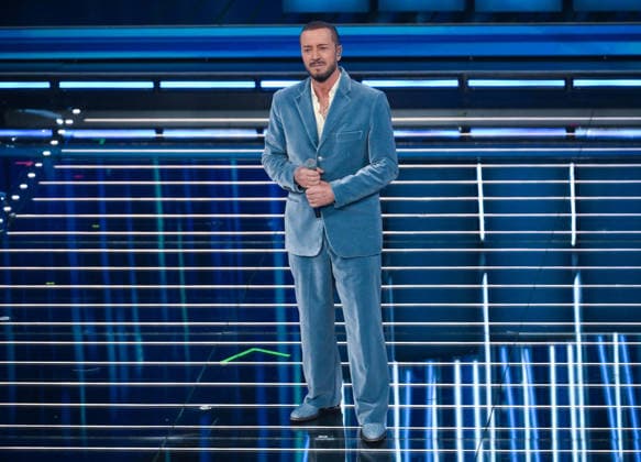 February 26, 2026, Sanremo, ITALY: Italian singer Raf performs on stage at the Ariston theatre during the 76th edition of the Sanremo Italian Song Festival, in Sanremo, Italy, 26 February 2026. The Music Festival runs from 24 to 28 February 2026. ANSA ETTORE FERRARI Sanremo ITALY  - ZUMAa110 20260226_zaf_a110_201 Copyright: xEttorexFerrarix