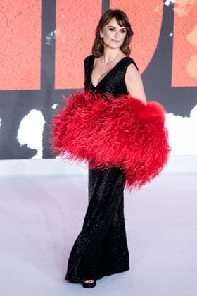 The World Premiere of THE BRIDE on Thursday 26 February 2026 PenÃ lope Cruz poses on the red carpet at The World Premiere of THE BRIDE on Thursday 26 February 2026 at Cineworld Leicester Square, London. ., Credit:Julie Edwards Avalon  Copyright: xJuliexEdwardsx xAvalonx 1078530916