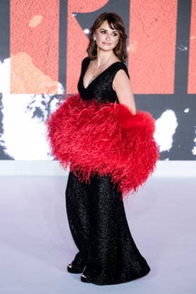 The World Premiere of THE BRIDE on Thursday 26 February 2026 PenÃ lope Cruz poses on the red carpet at The World Premiere of THE BRIDE on Thursday 26 February 2026 at Cineworld Leicester Square, London. ., Credit:Julie Edwards Avalon  Copyright: xJuliexEdwardsx xAvalonx 1078530953