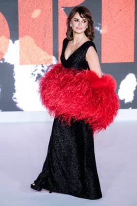 The World Premiere of THE BRIDE on Thursday 26 February 2026 PenÃ lope Cruz poses on the red carpet at The World Premiere of THE BRIDE on Thursday 26 February 2026 at Cineworld Leicester Square, London. ., Credit:Julie Edwards Avalon  Copyright: xJuliexEdwardsx xAvalonx 1078530968
