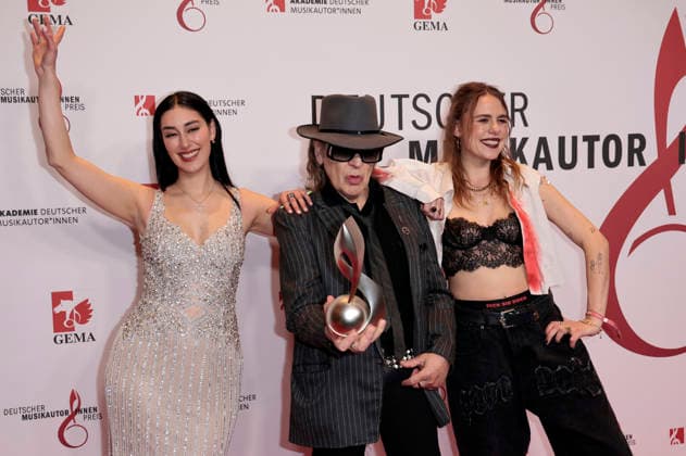 Elif Demirezer, Udo Lindenberg and Lara Hulo at the 17 German Music Authors Award of GEMA 2026 at The Ritz Carlton Hotel Berlin, 26 02 2026 Foto:xS.xGabschx xFuturexImagex musikautorenpreis_6301