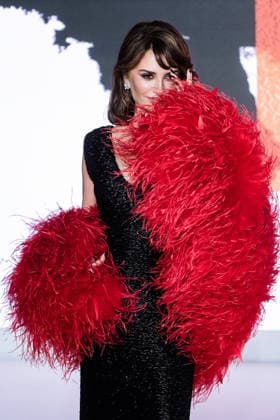 The World Premiere of THE BRIDE on Thursday 26 February 2026 PenÃ lope Cruz poses on the red carpet at The World Premiere of THE BRIDE on Thursday 26 February 2026 at Cineworld Leicester Square, London. ., Credit:Julie Edwards Avalon  Copyright: xJuliexEdwardsx xAvalonx 1078531025
