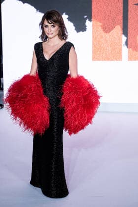 The World Premiere of THE BRIDE on Thursday 26 February 2026 PenÃ lope Cruz poses on the red carpet at The World Premiere of THE BRIDE on Thursday 26 February 2026 at Cineworld Leicester Square, London. ., Credit:Julie Edwards Avalon  Copyright: xJuliexEdwardsx xAvalonx 1078531030