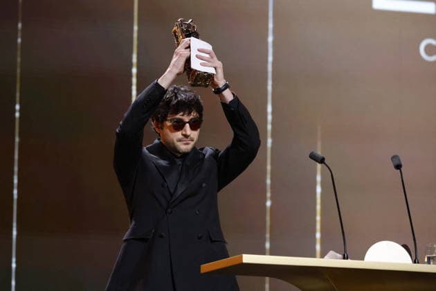 51st Cesar Ceremony Guillaume Marbeck with the Best Director Cesar Award for Movie Nouvelle Vague on behalf of Richard Linklater during the 51st Cesar Film Awards held at l Olympia on February 26, 2026, in Paris, France. Photo by Nasser Berzane ABACAPRESS.COM Paris France  Copyright: xBerzanexNasser ABACAx