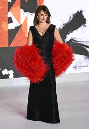 Penélope Cruz attends The Bride World Premiere at Cineworld Leicester Square in London, England. UK. Thursday 26th February 2026. Copyright: xJamesxWarrenx THE BRIDE - WORLD PREMIERE32