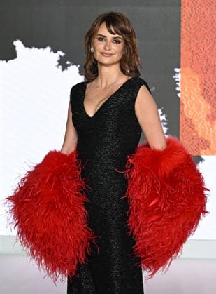 Penélope Cruz attends The Bride World Premiere at Cineworld Leicester Square in London, England. UK. Thursday 26th February 2026. Copyright: xJamesxWarrenx THE BRIDE - WORLD PREMIERE38
