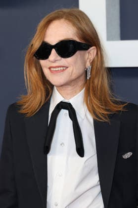 Arrivees sur le tapis rouge pour la 51eme ceremonie des CESAR a lOlympia Red carpet arrivals for the 51st CESAR Awards ceremony at Olympia Hall 453480 2026 02 26 Huppert, Isabelle  Copyright: xSebastienxFremontx xStarfacex STAR_453480_149