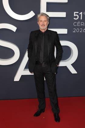 51e CeÌreÌmonie des CeÌsar - arriveÌes Antoine de Caunes 51e CeÌreÌmonie des CeÌsar - photocall des arriveÌes Cesar 20126 Ã l Olympia Ã Paris, le 26 fÃ vrier 2026.  Copyright: xFabricexChasseryx