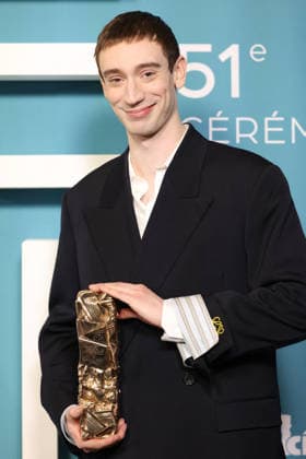 51st Cesar Ceremony Press Room Théodore Pellerin poses with the Rising Star Cesar Award during the 51st Cesar Film Awards held at l Olympia on February 26, 2026, in Paris, France. Photo by Jerome Domine ABACAPRESS.COM Paris France  Copyright: xDominexJerome ABACAx