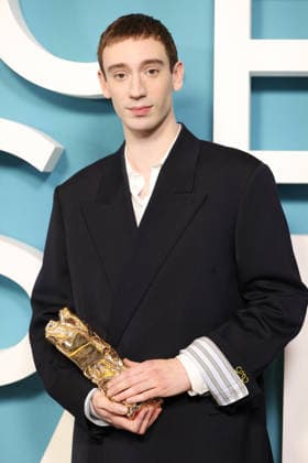 51st Cesar Ceremony Press Room Théodore Pellerin poses with the Rising Star Cesar Award during the 51st Cesar Film Awards held at l Olympia on February 26, 2026, in Paris, France. Photo by Jerome Domine ABACAPRESS.COM Paris France  Copyright: xDominexJerome ABACAx