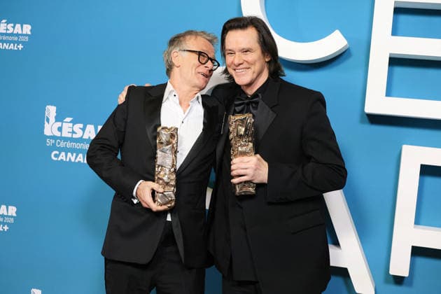 51st Cesar Ceremony Press Room Jim Carrey poses with the Honorary Cesar Award and Franck Dubosc during the 51st Cesar Film Awards held at l Olympia on February 26, 2026, in Paris, France. Photo by Jerome Domine ABACAPRESS.COM Paris France  Copyright: xDominexJerome ABACAx