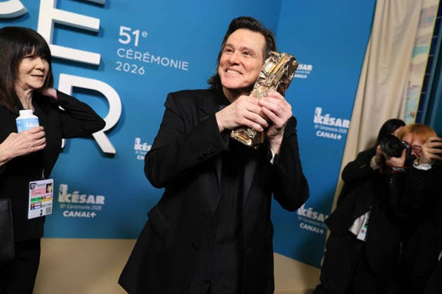 51st Cesar Ceremony Press Room Jim Carrey poses with the Honorary Cesar Award during the 51st Cesar Film Awards held at l Olympia on February 26, 2026, in Paris, France. Photo by Jerome Domine ABACAPRESS.COM Paris France  Copyright: xDominexJerome ABACAx