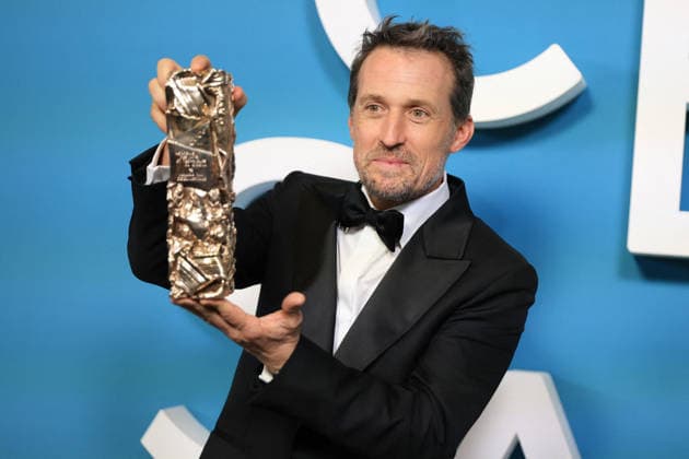 51st Cesar Ceremony Press Room Vincent Munier poses with the Best Documentary Cesar Award during the 51st Cesar Film Awards held at l Olympia on February 26, 2026, in Paris, France. Photo by Jerome Domine ABACAPRESS.COM Paris France  Copyright: xDominexJerome ABACAx