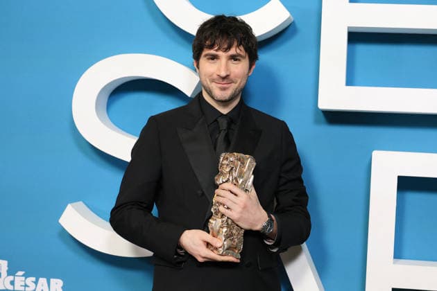 51st Cesar Ceremony Press Room Guillaume Marbeck poses with the Rising Star Cesar Award during the 51st Cesar Film Awards held at l Olympia on February 26, 2026, in Paris, France. Photo by Jerome Domine ABACAPRESS.COM Paris France  Copyright: xDominexJerome ABACAx
