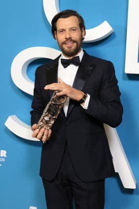 51st Cesar Ceremony Press Room Laurent Lafitte poses with the Best Actor Cesar Award during the 51st Cesar Film Awards held at l Olympia on February 26, 2026, in Paris, France. Photo by Jerome Domine ABACAPRESS.COM Paris France  Copyright: xDominexJerome ABACAx