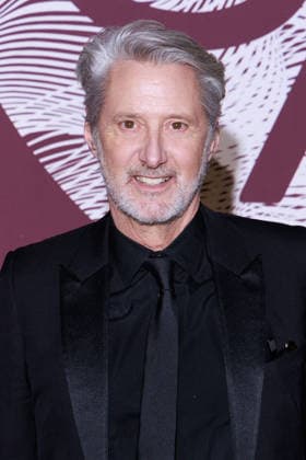 51st Cesar Awards - Fouquet s Dinner Antoine de Caunes posing upon arrival at the Gala Dinner following the 51st Cesar Awardsceremony, held at the iconic Fouquet’s restaurant in Paris on February 26, 2026. Photo byDavid Boyer ABACAPRESS.COM Paris France  Copyright: xBoyerxDavid ABACAx