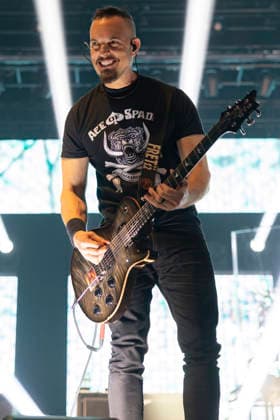 Alter Bridge perform at AO Arena Mark Tremonti of Alter Bridge performs at AO Arena, Manchester, England, 26th February 2026. Editorial use only, Credit:Mike Gray Avalon  Copyright: xMikexGrayx xAvalonx 1078560013