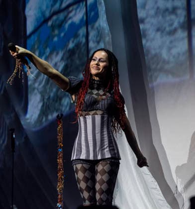 Absolutely performing live at The O2 Arena, London, 26 February 2026 Absolutely performing live at The O2 Arena, London, 26 February 2026 Absolutely (Abby-Lynn Keen) is a British singer-songwriter. Formerly known as à B, she is currently signed to S10 Entertainment and Epic Records. In addition to her work behind the scenes for other artists, Keen is also a solo artist blending R&B, pop, and EDM. Her debut album Cerebrum was released in 23., Credit:Dafydd Owen Avalon United Kingdom, London Copyright: xDafyddxOwenx xAvalonx 1078566253