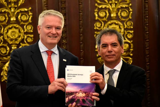 Secretary-General Delivers OECD Economic Surveys Delivers The Mexico 2026 Report Secretary-General of the Organisation for Economic Co-operation and Development, Mathias Cormann, delivers the OECD Economic Surveys: Mexico 2026 report to Mexico™s Minister of Finance and Public Credit, Edgar Amador Zamora, in the Pan-American Hall of the National Palace. on February 26, 2026 in Mexico City, Mexico. (Photo by Luis Barron Eyepix Group) Copyright: xLuisxBarronx xEyepixxGroupx LB_26022026_176990