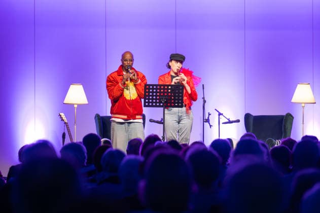 Op de Fründschop Heger and Dibaba on a reading tour Edewecht, Germany, 26 02 2026 Musician and entertainer Annie Heger and TV presenter Yared Dibaba present a musical reading They are currently on a reading tour in various cities with their book Op de Fründschop