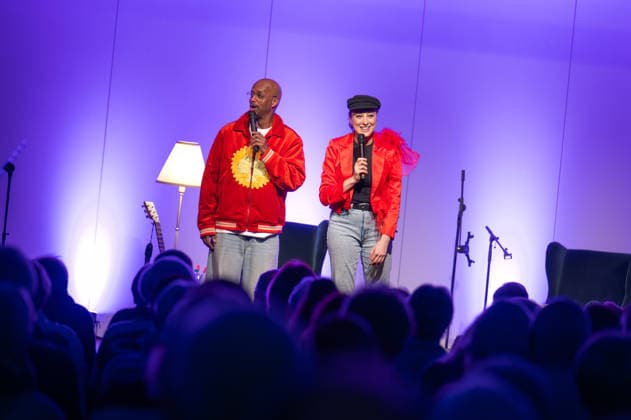 Op de Fründschop Heger and Dibaba on a reading tour Edewecht, Germany, 26 02 2026 Musician and entertainer Annie Heger and TV presenter Yared Dibaba present a musical reading They are currently on a reading tour in various cities with their book Op de Fründschop