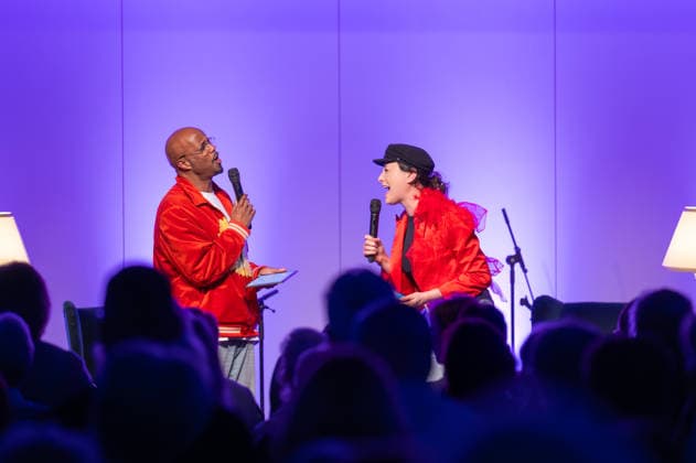 Op de Fründschop Heger and Dibaba on a reading tour Edewecht, Germany, 26 02 2026 Musician and entertainer Annie Heger and TV presenter Yared Dibaba present a musical reading They are currently on a reading tour in various cities with their book Op de Fründschop