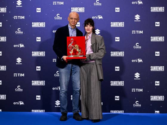 Sanremo, 76th Italian Song Festival. Photocall featuring Angelica Bove, winner of the Critics and Press Room Award. Pictured is Bove with Andrea Spinelli, President of the Press Room.  Copyright: xMaurizioxD Avanzox xipa-agency.netx xPoolxSanremox02x IPA_Agency_IPA72102327