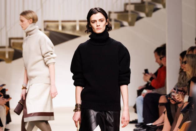 News - Tod s - Runway - Milan Fashion Week - Womenswear Fall Winter 2026 2027 A model walks the runway at the Tod s fashion show during the Milan Fashion Week - Womenswear Fall Winter 2026 2027 on February 27, 2026 in Milan, Italy. Photo: Cinzia Camela. Milan PAC Italy Copyright: xCinziaxCamelax xLiveMediax LPN_2317634