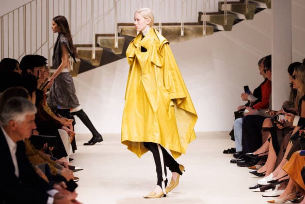 News - Tod s - Runway - Milan Fashion Week - Womenswear Fall Winter 2026 2027 A model walks the runway at the Tod s fashion show during the Milan Fashion Week - Womenswear Fall Winter 2026 2027 on February 27, 2026 in Milan, Italy. Photo: Cinzia Camela. Milan PAC Italy Copyright: xCinziaxCamelax xLiveMediax LPN_2317648