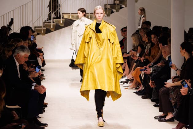 News - Tod s - Runway - Milan Fashion Week - Womenswear Fall Winter 2026 2027 A model walks the runway at the Tod s fashion show during the Milan Fashion Week - Womenswear Fall Winter 2026 2027 on February 27, 2026 in Milan, Italy. Photo: Cinzia Camela. Milan PAC Italy Copyright: xCinziaxCamelax xLiveMediax LPN_2317661