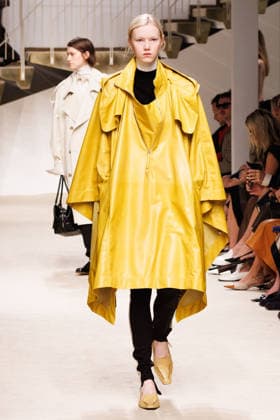 News - Tod s - Runway - Milan Fashion Week - Womenswear Fall Winter 2026 2027 A model walks the runway at the Tod s fashion show during the Milan Fashion Week - Womenswear Fall Winter 2026 2027 on February 27, 2026 in Milan, Italy. Photo: Cinzia Camela. Milan PAC Italy Copyright: xCinziaxCamelax xLiveMediax LPN_2317662