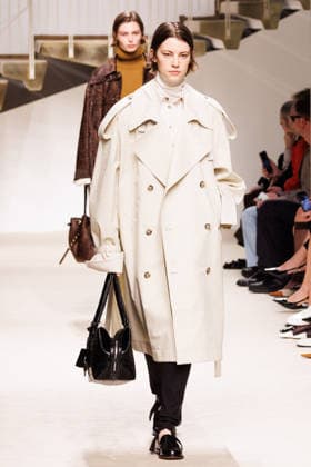 News - Tod s - Runway - Milan Fashion Week - Womenswear Fall Winter 2026 2027 A model walks the runway at the Tod s fashion show during the Milan Fashion Week - Womenswear Fall Winter 2026 2027 on February 27, 2026 in Milan, Italy. Photo: Cinzia Camela. Milan PAC Italy Copyright: xCinziaxCamelax xLiveMediax LPN_2317673