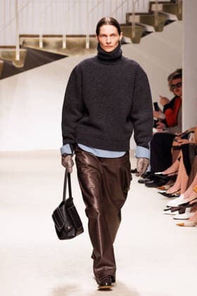News - Tod s - Runway - Milan Fashion Week - Womenswear Fall Winter 2026 2027 A model walks the runway at the Tod s fashion show during the Milan Fashion Week - Womenswear Fall Winter 2026 2027 on February 27, 2026 in Milan, Italy. Photo: Cinzia Camela. Milan PAC Italy Copyright: xCinziaxCamelax xLiveMediax LPN_2317680