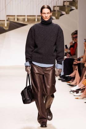 News - Tod s - Runway - Milan Fashion Week - Womenswear Fall Winter 2026 2027 A model walks the runway at the Tod s fashion show during the Milan Fashion Week - Womenswear Fall Winter 2026 2027 on February 27, 2026 in Milan, Italy. Photo: Cinzia Camela. Milan PAC Italy Copyright: xCinziaxCamelax xLiveMediax LPN_2317681
