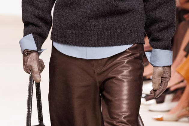 News - Tod s - Runway - Milan Fashion Week - Womenswear Fall Winter 2026 2027 A model (gloves detail) walks the runway at the Tod s fashion show during the Milan Fashion Week - Womenswear Fall Winter 2026 2027 on February 27, 2026 in Milan, Italy. Photo: Cinzia Camela. Milan PAC Italy Copyright: xCinziaxCamelax xLiveMediax LPN_2317683