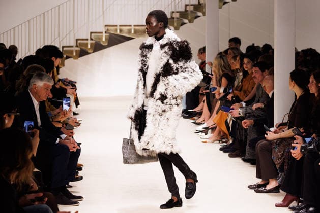 News - Tod s - Runway - Milan Fashion Week - Womenswear Fall Winter 2026 2027 A model walks the runway at the Tod s fashion show during the Milan Fashion Week - Womenswear Fall Winter 2026 2027 on February 27, 2026 in Milan, Italy. Photo: Cinzia Camela. Milan PAC Italy Copyright: xCinziaxCamelax xLiveMediax LPN_2317705