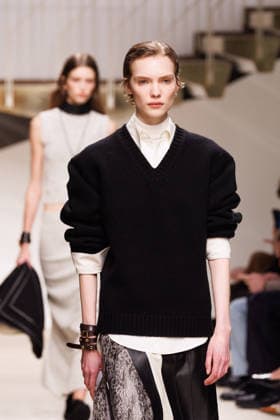News - Tod s - Runway - Milan Fashion Week - Womenswear Fall Winter 2026 2027 A model walks the runway at the Tod s fashion show during the Milan Fashion Week - Womenswear Fall Winter 2026 2027 on February 27, 2026 in Milan, Italy. Photo: Cinzia Camela. Milan PAC Italy Copyright: xCinziaxCamelax xLiveMediax LPN_2317707