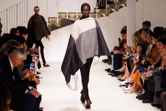 News - Tod s - Runway - Milan Fashion Week - Womenswear Fall Winter 2026 2027 A model walks the runway at the Tod s fashion show during the Milan Fashion Week - Womenswear Fall Winter 2026 2027 on February 27, 2026 in Milan, Italy. Photo: Cinzia Camela. Milan PAC Italy Copyright: xCinziaxCamelax xLiveMediax LPN_2317708