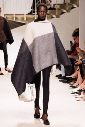 News - Tod s - Runway - Milan Fashion Week - Womenswear Fall Winter 2026 2027 A model walks the runway at the Tod s fashion show during the Milan Fashion Week - Womenswear Fall Winter 2026 2027 on February 27, 2026 in Milan, Italy. Photo: Cinzia Camela. Milan PAC Italy Copyright: xCinziaxCamelax xLiveMediax LPN_2317709