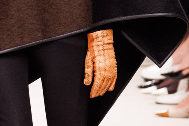 News - Tod s - Runway - Milan Fashion Week - Womenswear Fall Winter 2026 2027 A model (glove detail) walks the runway at the Tod s fashion show during the Milan Fashion Week - Womenswear Fall Winter 2026 2027 on February 27, 2026 in Milan, Italy. Photo: Cinzia Camela. Milan PAC Italy Copyright: xCinziaxCamelax xLiveMediax LPN_2317723