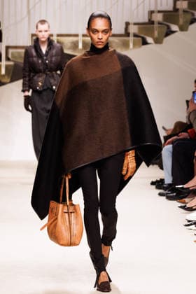 News - Tod s - Runway - Milan Fashion Week - Womenswear Fall Winter 2026 2027 A model walks the runway at the Tod s fashion show during the Milan Fashion Week - Womenswear Fall Winter 2026 2027 on February 27, 2026 in Milan, Italy. Photo: Cinzia Camela. Milan PAC Italy Copyright: xCinziaxCamelax xLiveMediax LPN_2317721