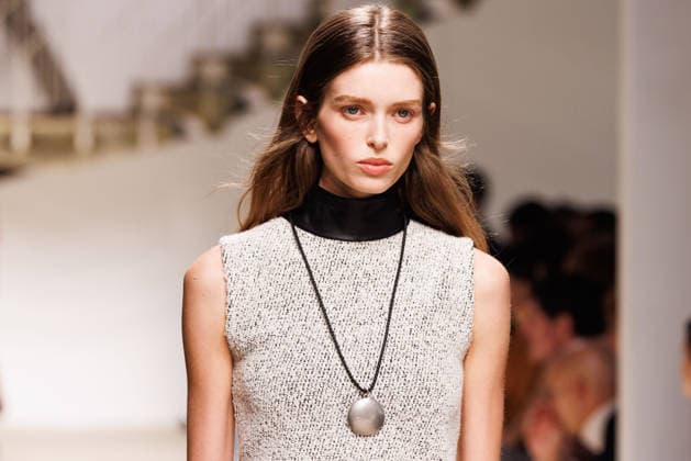 News - Tod s - Runway - Milan Fashion Week - Womenswear Fall Winter 2026 2027 A model walks the runway at the Tod s fashion show during the Milan Fashion Week - Womenswear Fall Winter 2026 2027 on February 27, 2026 in Milan, Italy. Photo: Cinzia Camela. Milan PAC Italy Copyright: xCinziaxCamelax xLiveMediax LPN_2317733