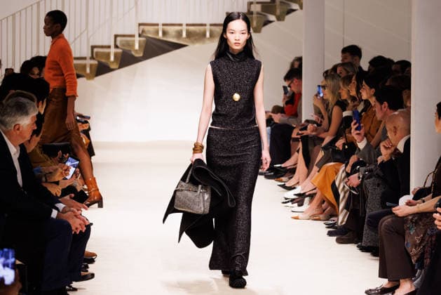 News - Tod s - Runway - Milan Fashion Week - Womenswear Fall Winter 2026 2027 A model walks the runway at the Tod s fashion show during the Milan Fashion Week - Womenswear Fall Winter 2026 2027 on February 27, 2026 in Milan, Italy. Photo: Cinzia Camela. Milan PAC Italy Copyright: xCinziaxCamelax xLiveMediax LPN_2317742